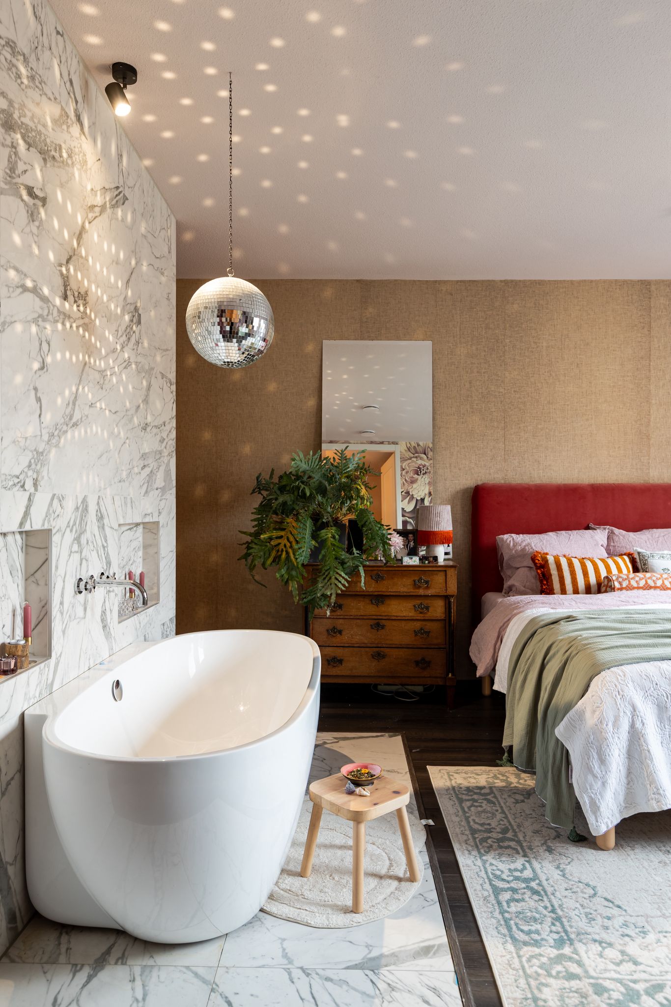 Bar with golden zellige tiles